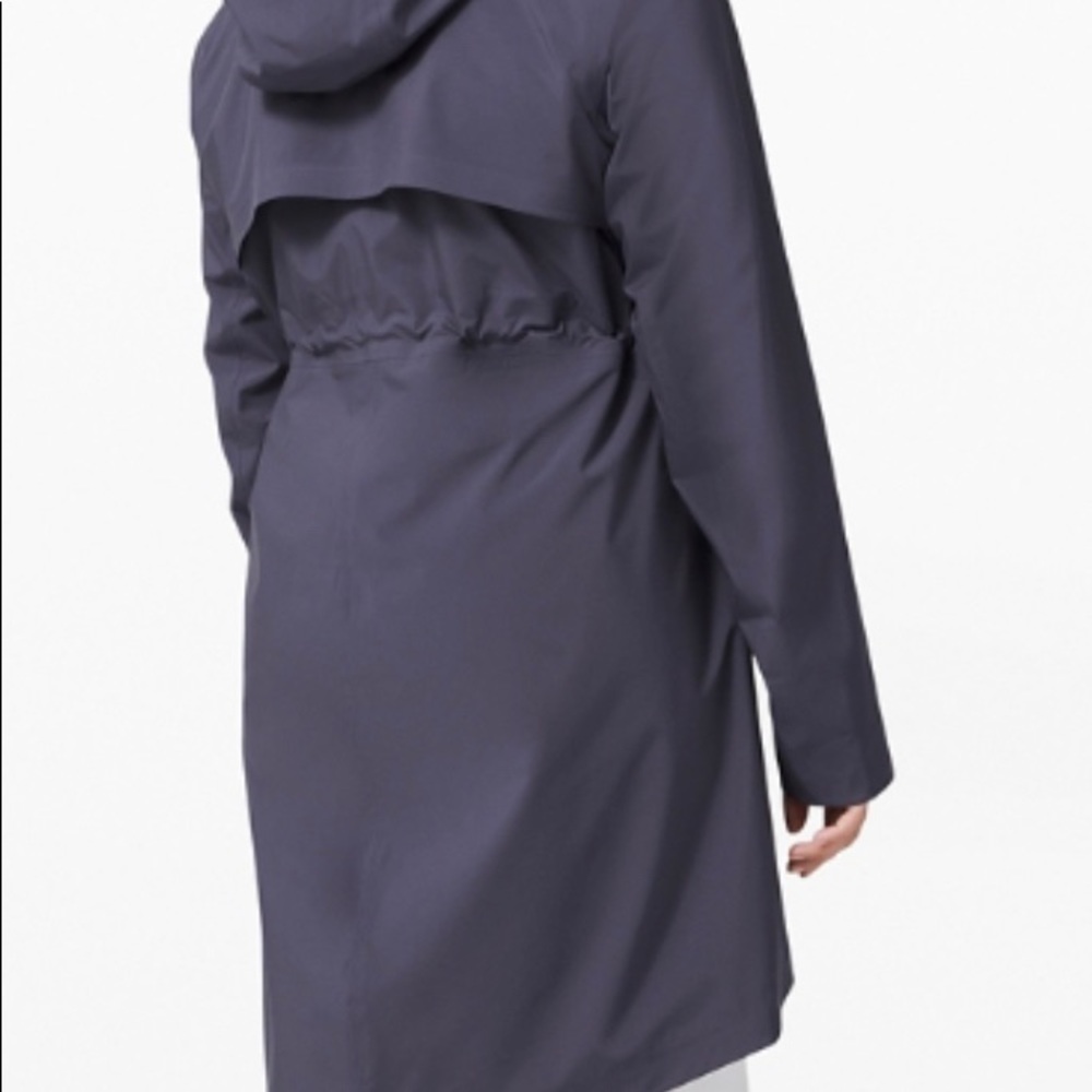 Lululemon Rain Rebel Jacket sz 4